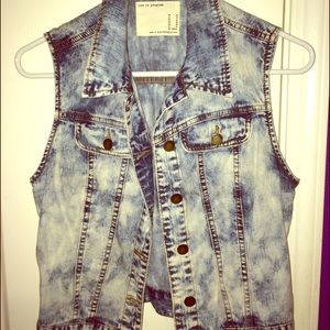 Jean Vest