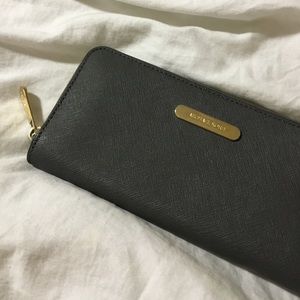 Michael Kors zip wallet 👛