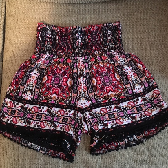Rue21 Pants - SOLD Floral paisley boho style shorts XS