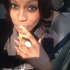 Meet your Posher, Rayna