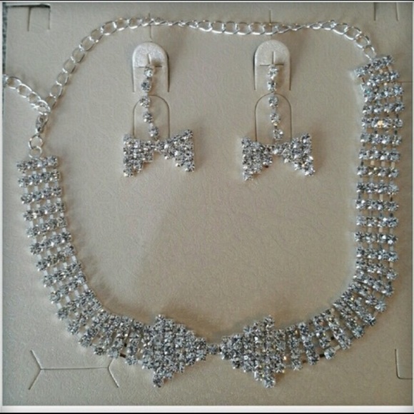 Rhinestone bow bridal/ prom formal choker set.