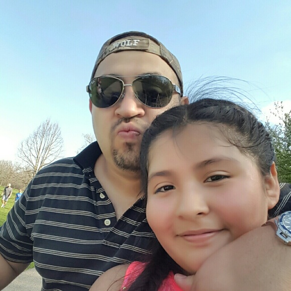 Meet your Posher, Ulises - Picture 1 of 1