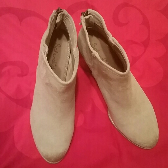 🎆Nude (light tan) booties. NWT  SOLD🎆 - Picture 2 of 4