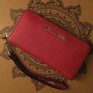 Michael Kors "jet set" phone wristlet