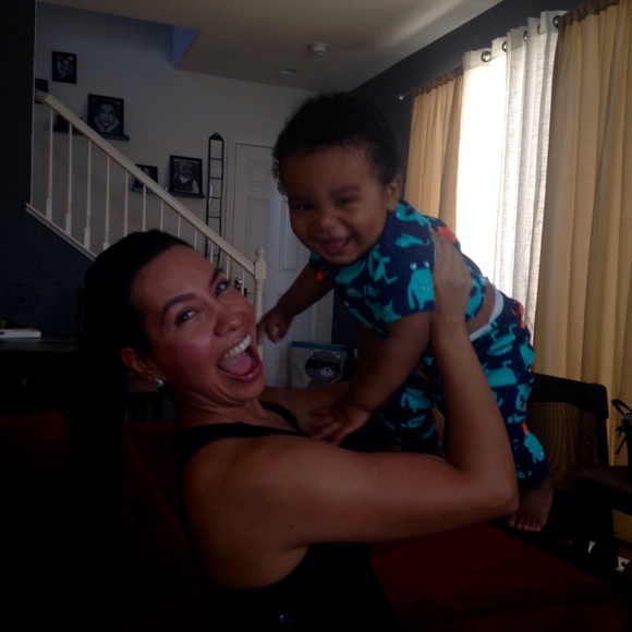 Meet your Posher, Cris - Picture 2 of 2