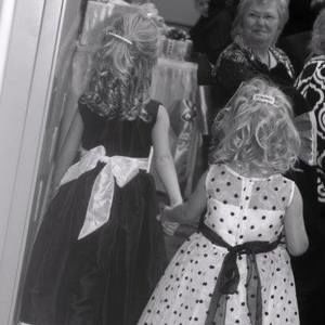 Meet your Posher, Crystal