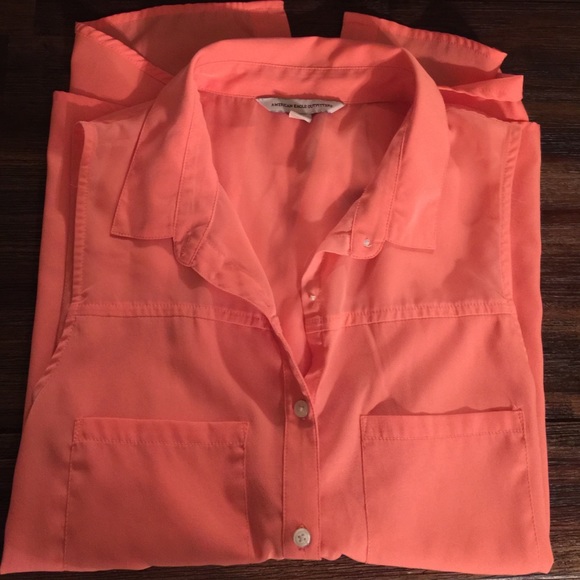 Collared sleeveless top