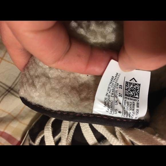 Size 6 converse - Picture 4 of 4