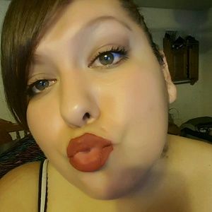 Meet your Posher, Violet