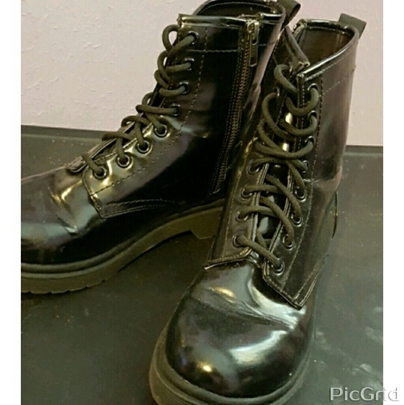 Black Mossimo Supply Co boots