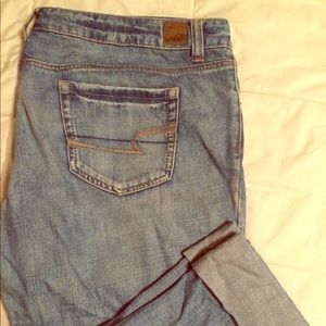 AEO light wash denim Capris