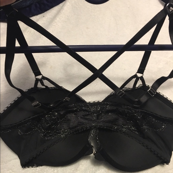 Victoria's Secret Multi-Strand Black Lace Bra - Picture 5 of 5