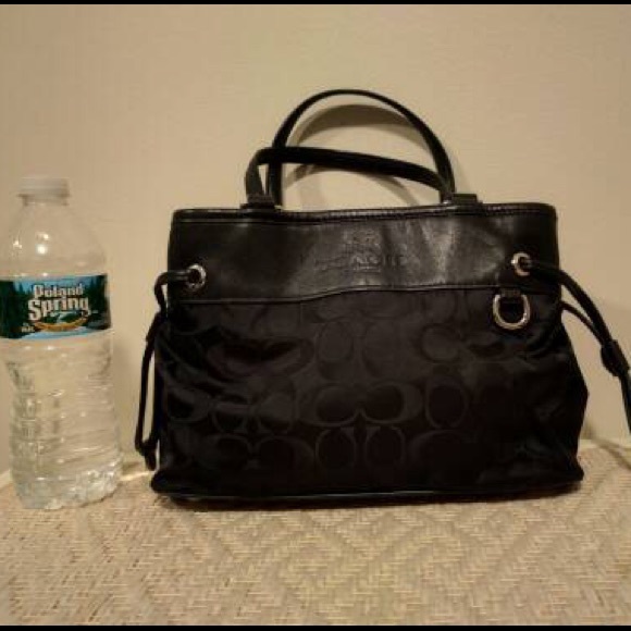 Cute everyday signature Coach black purse