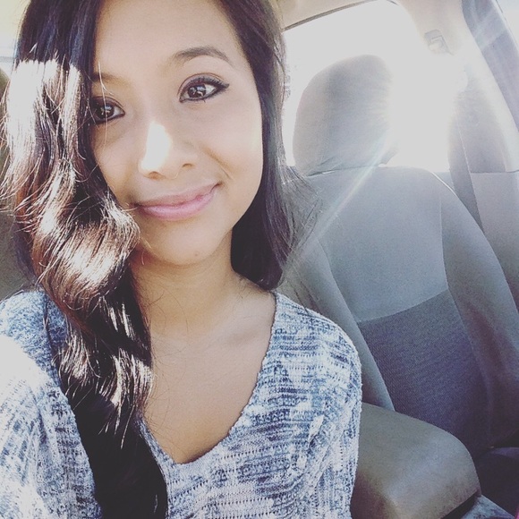 Meet your Posher, Dalia