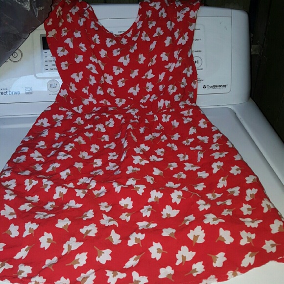 🔴 Open Bow Back Petal Dress 🔴 - Picture 1 of 3