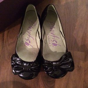 Black patent round toe bow flats Blowfish Sitano