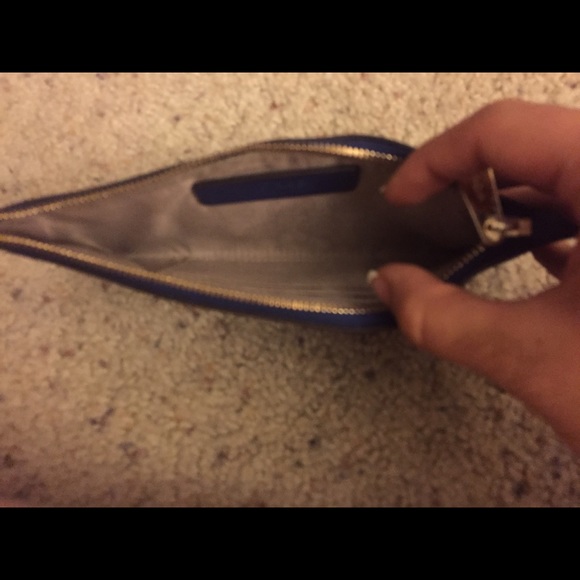 Michael Kors clutch - Picture 2 of 4