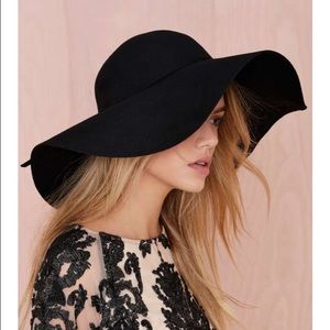 Nasty Gal Carissa Floppy Hat