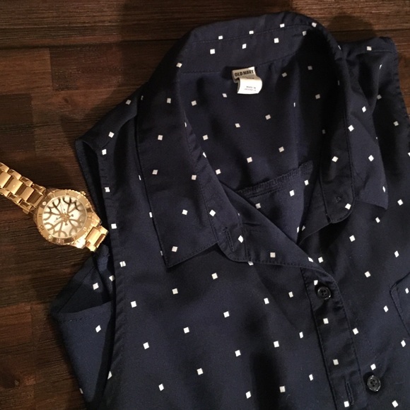 Old Navy collared sleeveless shirt