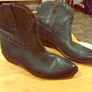 LuckyBrand Cow Girl Boots