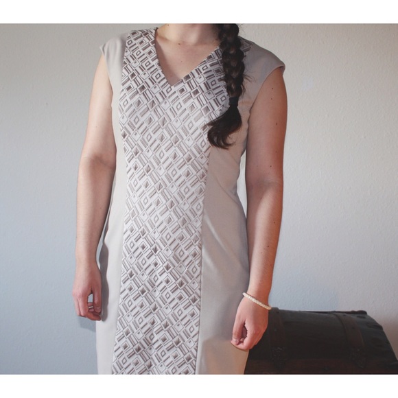 {calvin klein} sleeveless printed sheath dress