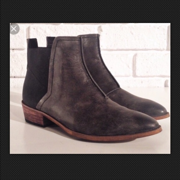 Free People Boots. Size 6. NWT. - Picture 2 of 4