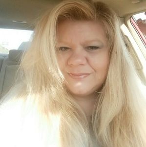 Meet your Posher, Angelique