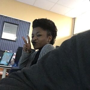 Meet your Posher, Sierra