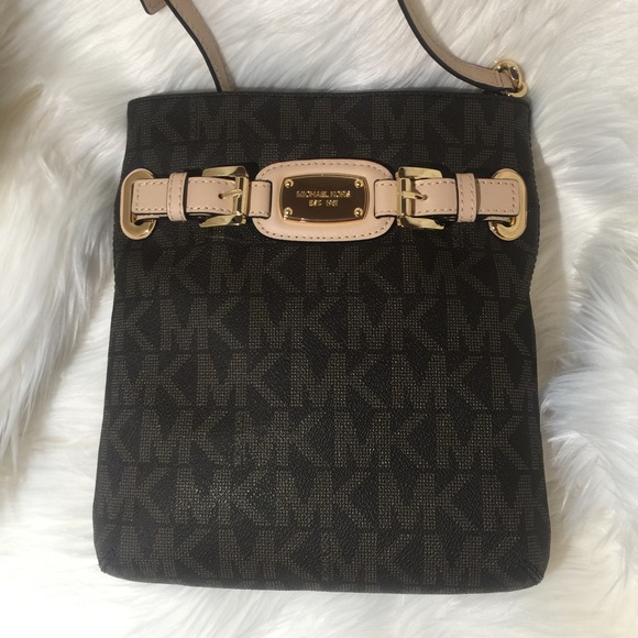 FLASH SALE⚡️🎉🎊MICHAEL KORS HAMILTON LG CROSSBODY - Picture 2 of 4