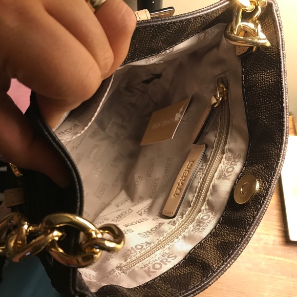 FLASH SALE⚡️🎉🎊MICHAEL KORS HAMILTON LG CROSSBODY - Picture 4 of 4