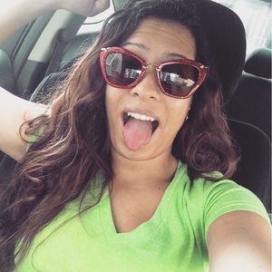 Meet your Posher, Sema