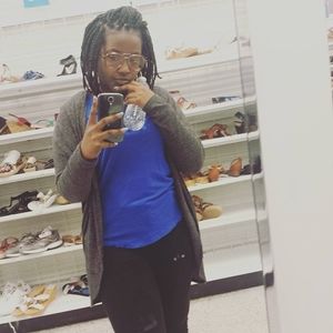 Meet your Posher, Romane