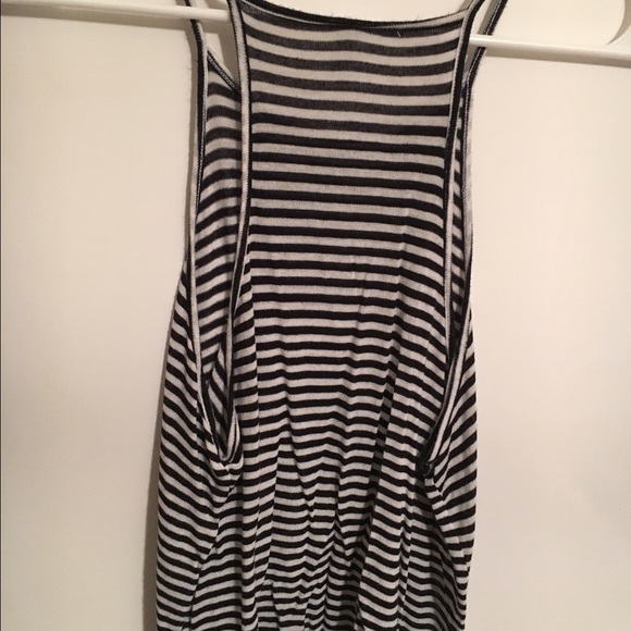 Tops - Picture 3 of 4