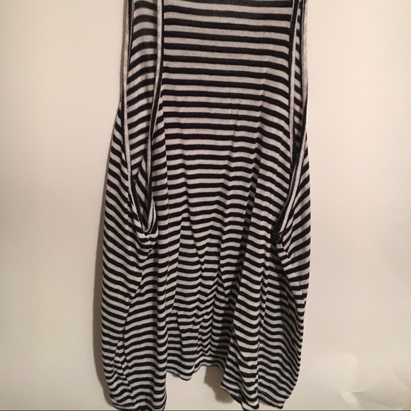 Tops - Picture 4 of 4