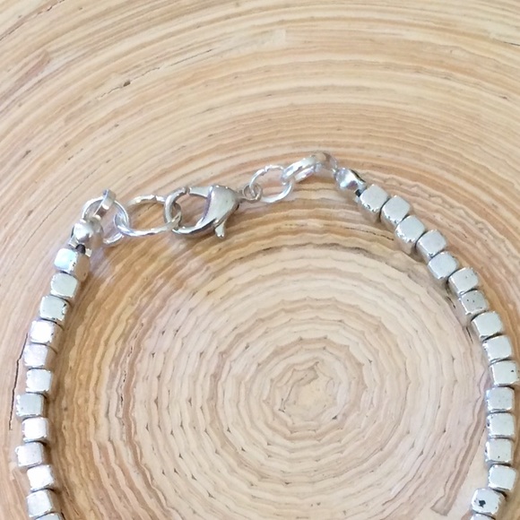 Lapis  lazuli and silver cube bracelet - Picture 3 of 5