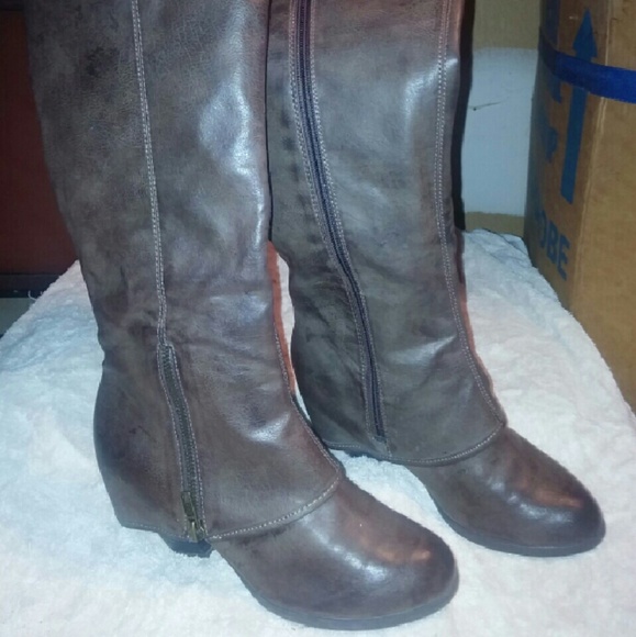 *Final mark down* Fergie Brown leather boots