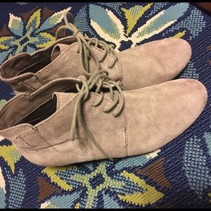 Nine West Tan Suede wedge booties with laces