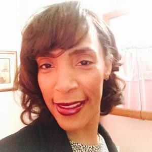 Meet your Posher, Lyveya