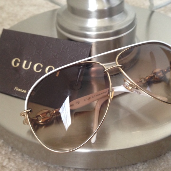 Gucci aviator sun glasses