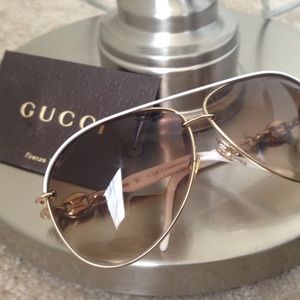 Gucci aviator sun glasses