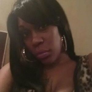 Meet your Posher, Aisha