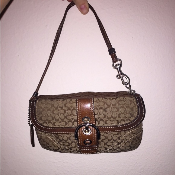 Coach wristlet - Picture 1 of 3