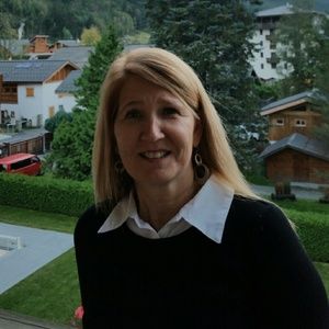 Meet your Posher, Debbie