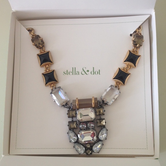 Stella & Dot Phoenix Pendant