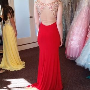 My prom dress from last year. Selling it for new 1