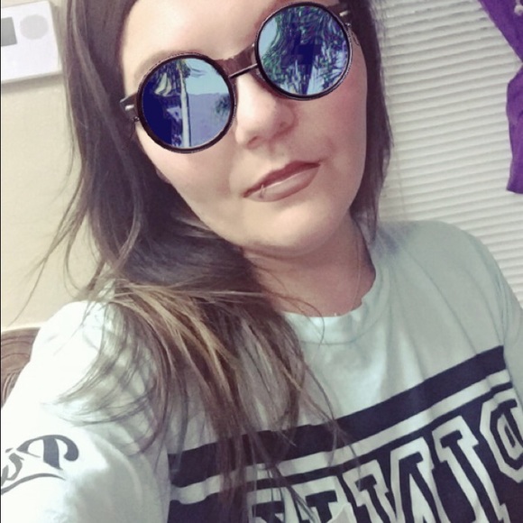 Meet your Posher, Jay - Picture 3 of 3