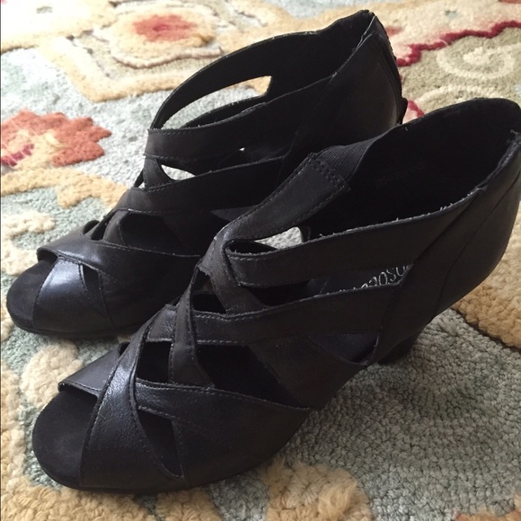 Aerosoles Black Sandal Heels