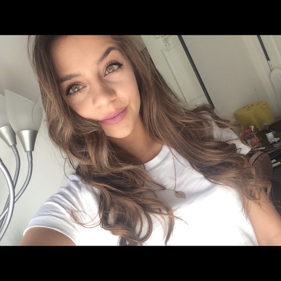 Meet your Posher, Veronica