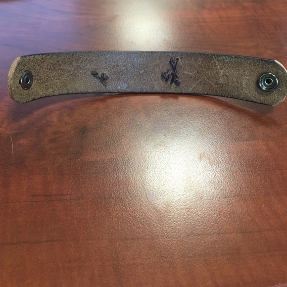 Leather bracelet - Picture 3 of 3