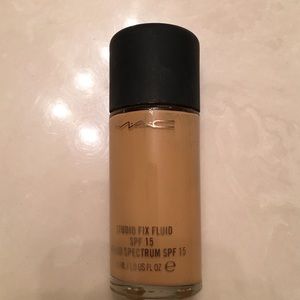 MAC NC30 studio fix foundation